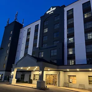 Country & By Radisson, Falls, On 3* Niagarawatervallen